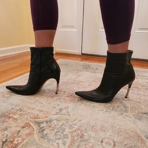 GUCCI stilleto black leather booties sz 39.5 Tom Ford scuff damage at toe points